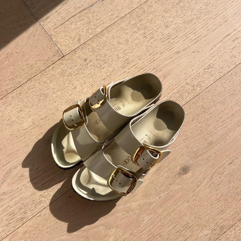 Arizona Big Buckle High Shine Birkenstock - Picture 3 of 6